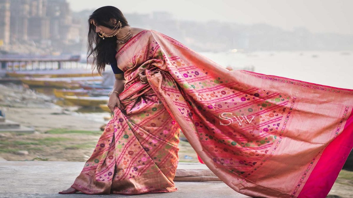 Banarasi Saree: તમારી પાસે નકલી બનારસી સાડી તો નથી આવી ગઈને? આ રીતે કરો તપાસ https://www.pravinews.com/lifestyle/fashion-news/here-are-some-tips-to-identify-real-and-original-banarasi-saree-7565