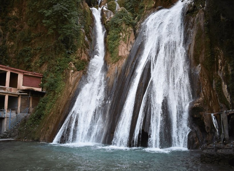 Mussoorie Waterfalls: મસૂરીમાં માત્ર કેમ્પ્ટી ધોધ જ નહીં પણ આ ધોધની પણ મુલાકાત લેવી જોઈએ https://www.pravinews.com/travel-news/famous-waterfalls-of-mussoorie-to-explore-this-vacation-10102