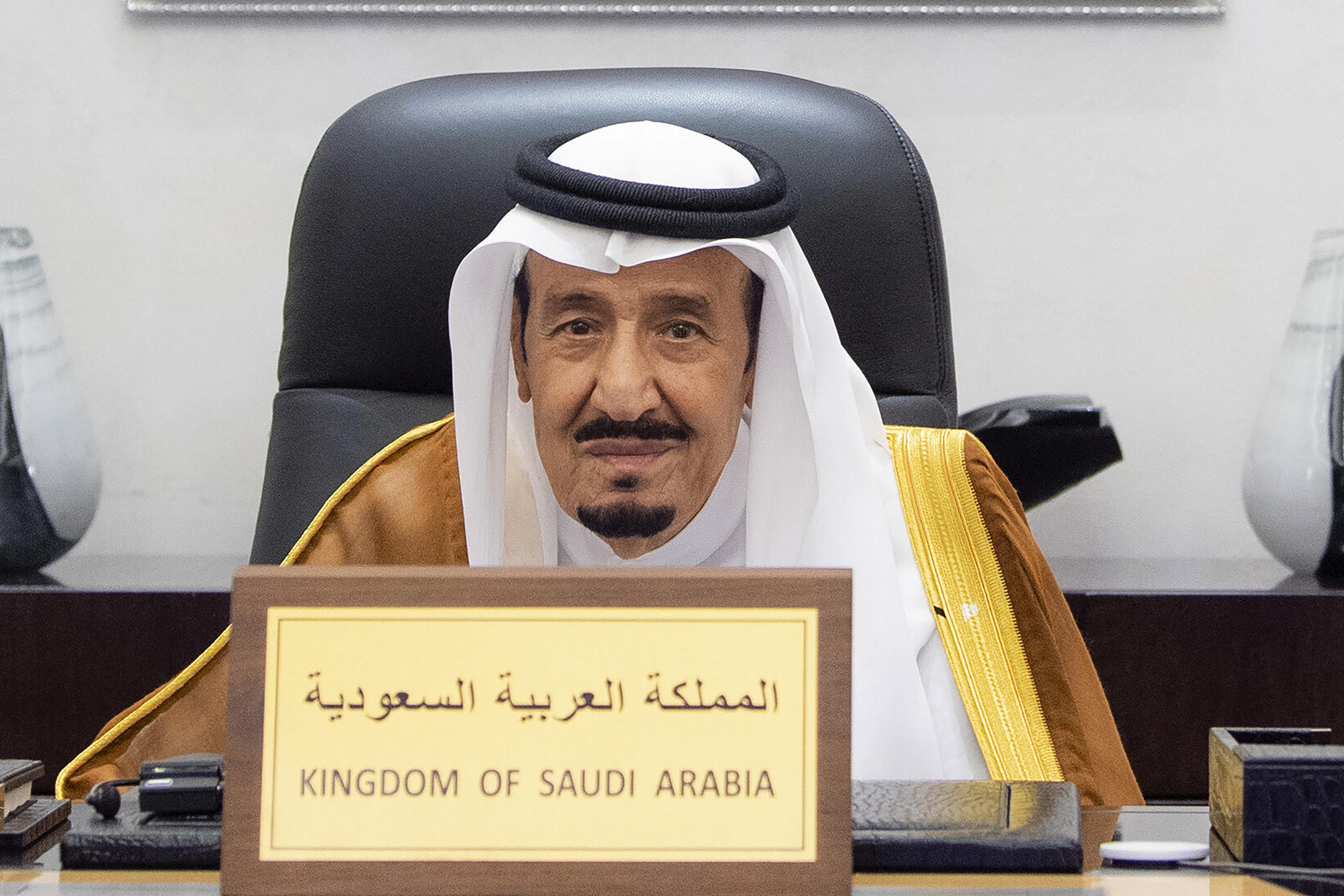 Saudi King Health: સાઉદી કિંગ સલમાનની અચાનક તબિયત લથડી, ગયા મહિને પણ થયા હતા હોસ્પિટલમાં દાખલ https://www.pravinews.com/international-news/saudi-king-has-a-lung-infection-will-be-treated-with-antibiotics-8888