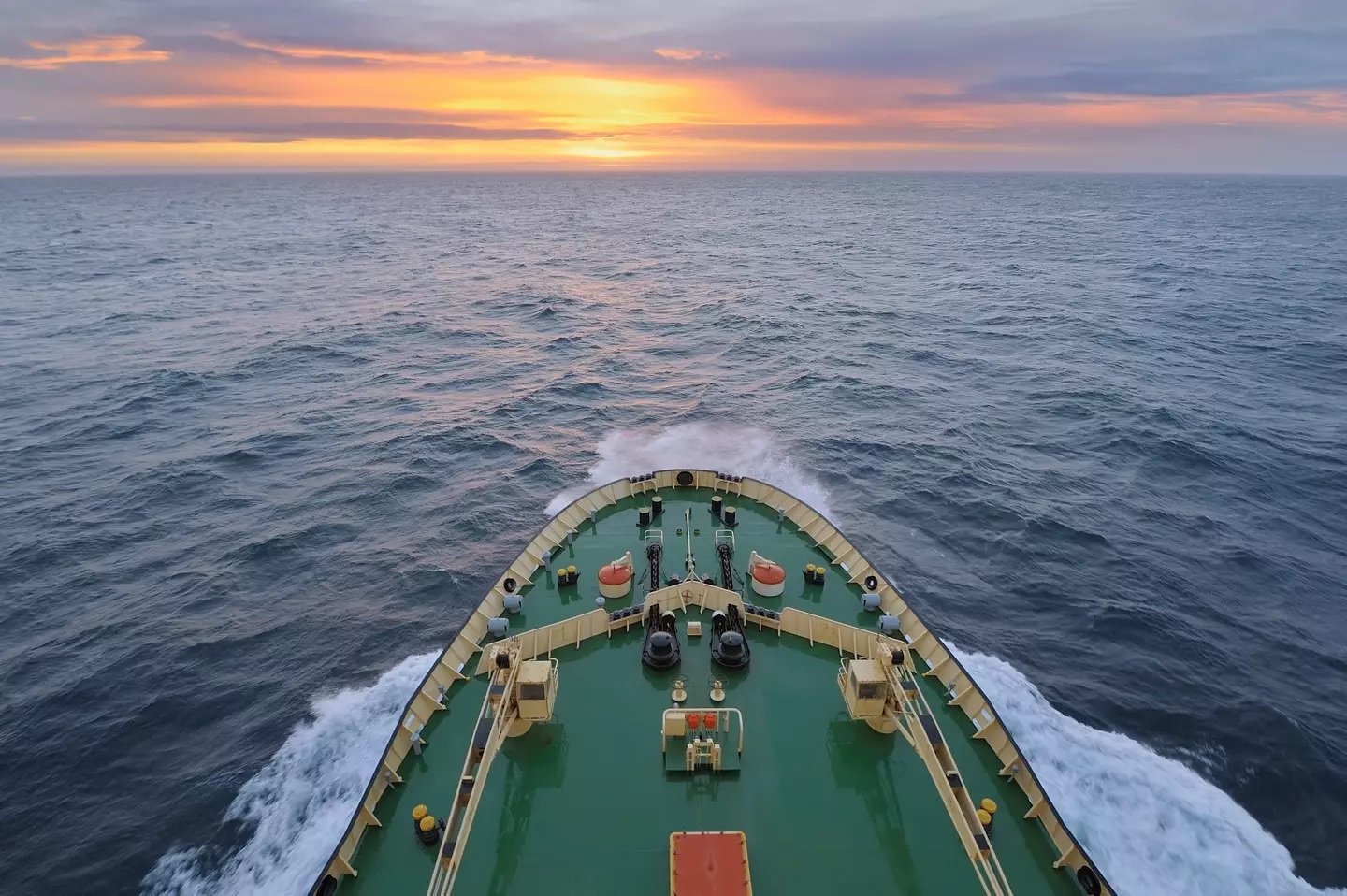 Drake passage : ધરતીની એવી જગ્યા જ્યાં છે 'વહાણોનું કબ્રસ્તાન', અહીંથી પાછા ફરવું સરળ નથી! https://www.pravinews.com/ajab-gajab/most-dangerous-sea-route-in-the-world-drake-passage-ship-graveyard-south-america-antarctica-8213