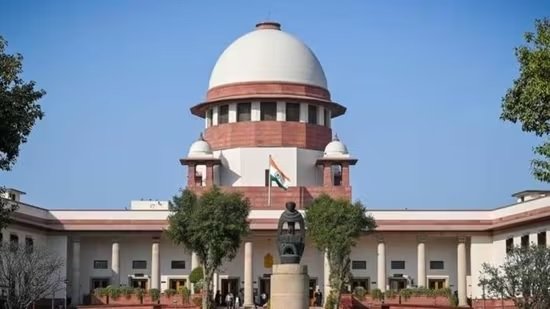 Supreme Court: ચૂંટણી પંચના વકીલને સુપ્રીમ કોર્ટે કહ્યું, EC પાસેથી આ અંગે સૂચના લેવા કહ્યું https://www.pravinews.com/world-news-in-gujarati/supreme-court-news-and-update-sc-asks-the-eci-to-take-instructions-from-the-poll-8539