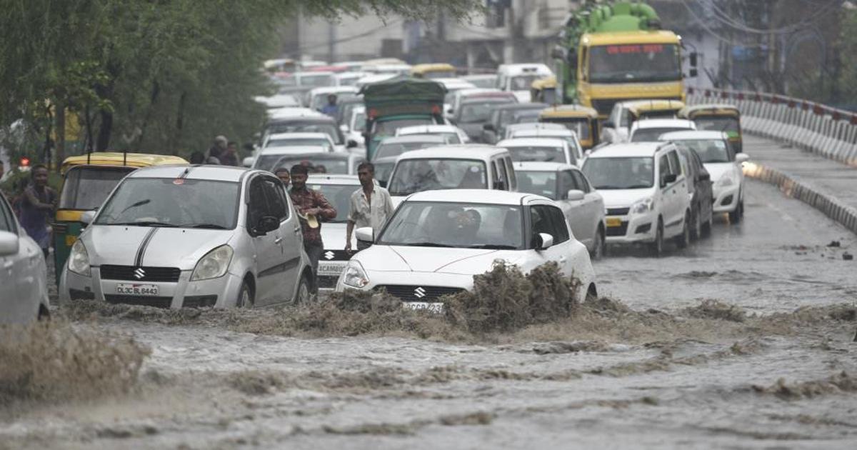 Monsoon Update: અહીં રસ્તા બન્યા 'મહાસાગર', અનેક રાજ્યમાં શાળાઓ બંધ https://www.pravinews.com/world-news-in-gujarati/due-to-heavy-rains-waterlogging-in-delhi-uttar-pradesh-and-gurugram-holiday-declared-in-schools-of-karnataka-15954