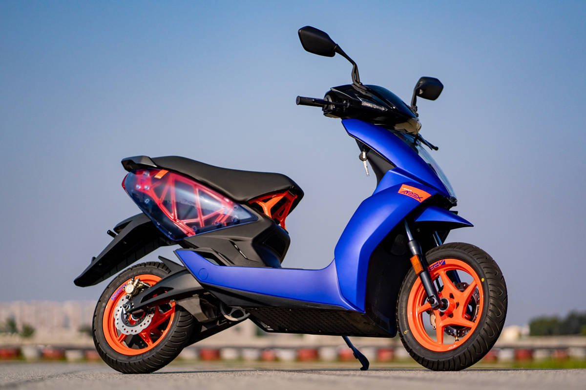 Electric Scooter : Atherનું પ્રીમિયમ ઇલેક્ટ્રિક સ્કૂટર એપેક્સના વધ્યા ભાવ, જાણો હવે કેટલું હળવું પડશે તમારે ખીસું https://www.pravinews.com/automobile/buying-ather-premium-electric-scooter-apex-has-become-expensive-know-how-much-the-price-has-increased-10901