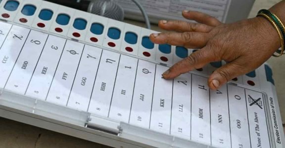 National News : EVM પર રમાયુ રાજકારણ, સરકાર અને વિપક્ષ આવ્યા આમને-સામને, ટૂંક સમયમાં ECની પ્રેસ કોન્ફરન્સ https://www.pravinews.com/world-news-in-gujarati/clash-over-evm-again-government-opposition-face-to-face-eci-will-give-clarification-12902