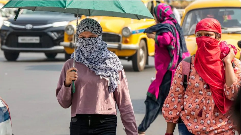 Heatwave: બાપ રે! આ દેશમાં હીટવેવે તોડ્યો મૃત્યુઆંકનો રેકોર્ડ, ઉત્તર પ્રદેશમાં સૌથી વધુ લોકોએ ગુમાવ્યા જીવ https://www.pravinews.com/world-news-in-gujarati/heatwave-death-toll-climbs-to-143-up-badly-effected-from-heat-stroke-health-ministry-data-14165