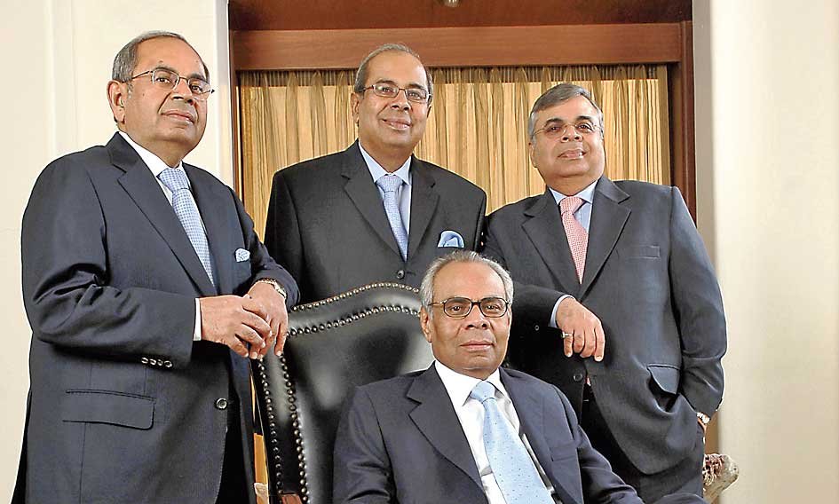 Hinduja family Case : કોણ છે હિન્દુજા પરિવાર જેના સભ્યોને સ્વિટ્ઝર્લેન્ડમાં સંભળાવવામાં આવી સજા , જાણો આખો મામલો https://www.pravinews.com/world-news-in-gujarati/hinduja-family-members-sentenced-in-switzerland-lawyers-gave-answer-know-who-is-hinduja-brothers-14374