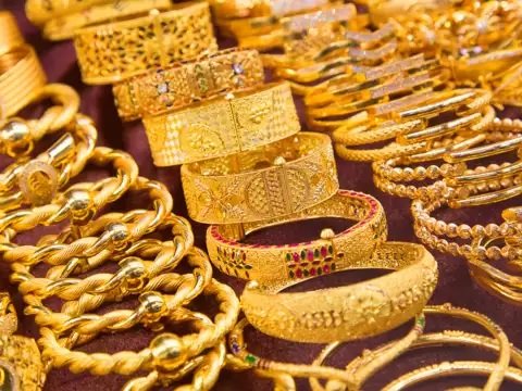 Gold Purity Test: સોનીએ તમને સોનુ સાચું પકડાવ્યું છે કે ખોટું તે ઓળખી શકશો સરળતાથી, આ રીત કરશે તમને મદદ https://www.pravinews.com/business/how-to-check-gold-purity-know-the-process-in-the-following-steps-11997