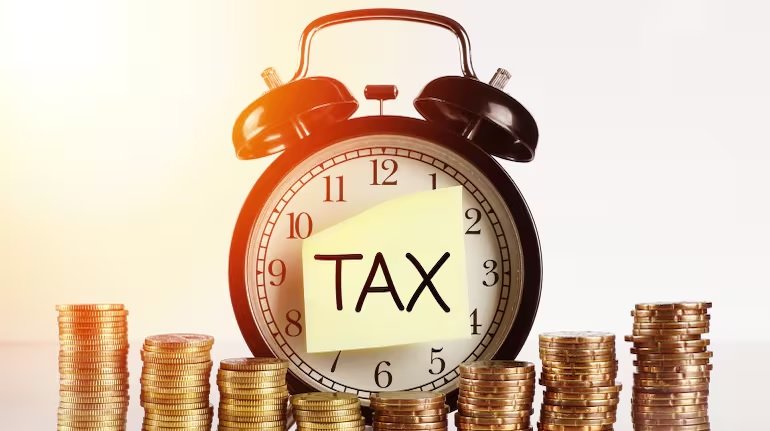 Tax Savings Tips : આ પાંચ યોજનાઓ તમને લાખો ટેક્સથી બચાવશે; રિટર્ન પણ જોરદાર મળશે; પૈસા રહેશે સુરક્ષિત https://www.pravinews.com/business/investment-tax-best-5-tax-saving-schemes-11472