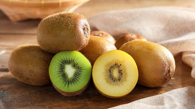 Benefits of kiwi : કીવી ખાવાના છે આ ગજબના ફાયદા મળશે આવી બીમારીઓથી રક્ષણ, જાણો આ 5 અદ્ભુત ફાયદા. https://www.pravinews.com/lifestyle/health-fitness/kiwi-is-very-beneficial-for-health-from-reducing-platelets-to-controlling-bp-know-these-5-amazing-benefits-of-kiwi-10848