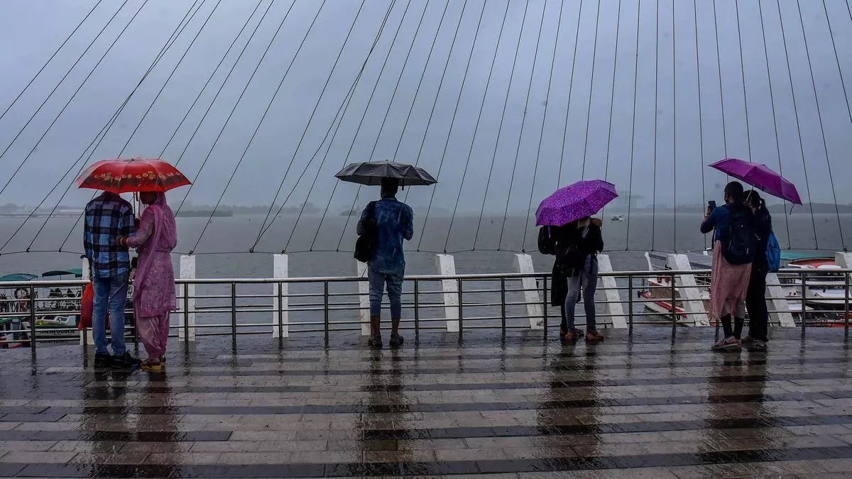 Monsoon in India: દિલ્હીમાં હવામાનની મહેરબાની, આ રાજ્યોમાં ક્યારે પ્રવેશશે વરસાદ https://www.pravinews.com/world-news-in-gujarati/monsoon-imd-updates-rain-in-delhi-ncr-know-when-monsoon-will-hit-delhi-up-bihar-and-other-parts-of-india-imd-predicts-14255