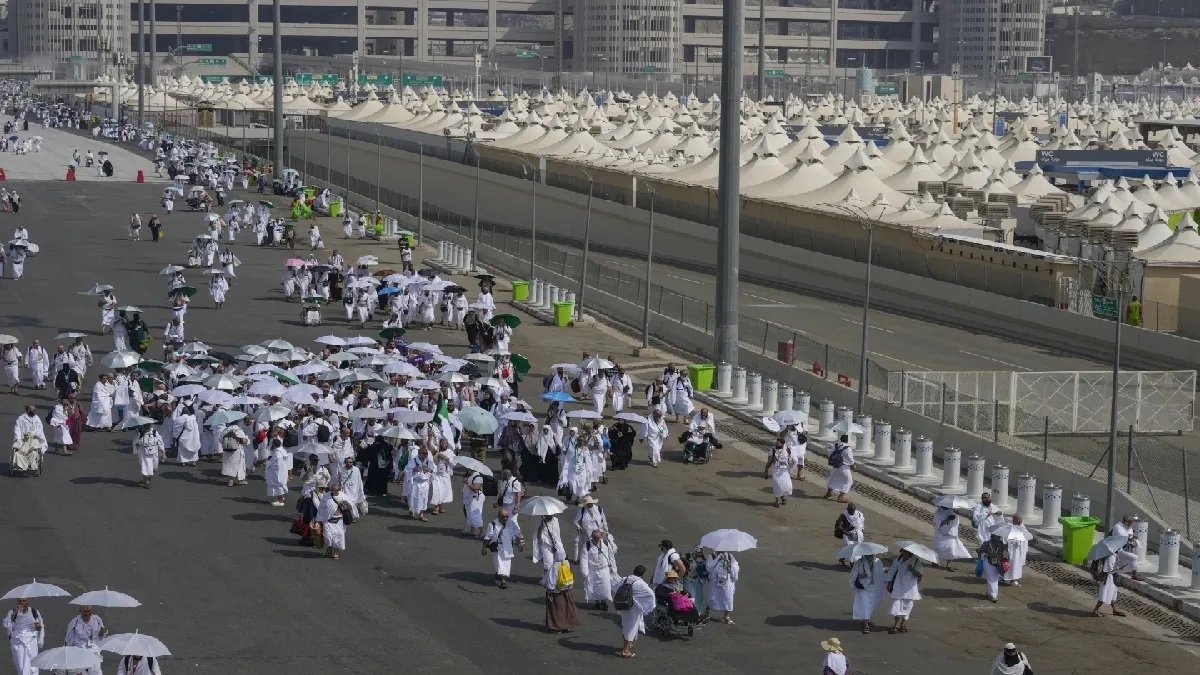 Hajj 2024: ભયંકર ગરમી બની જીવલેણ, મક્કામાં 500 થી વધુ લોકો પામ્યા મૃયુ; પારો 52 ડિગ્રી સેલ્સિયસની નજીક https://www.pravinews.com/international-news/hajj-2024-more-than-550-hajj-pilgrims-died-in-mecca-know-reason-13568