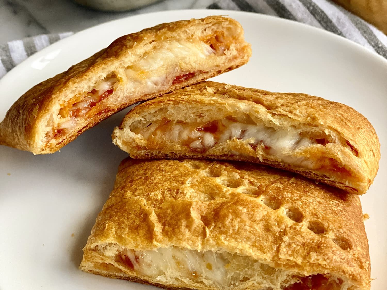 Bread Pizza Pockets Recipe: બાળકો માટે ઘરે જ બનાવો બ્રેડ પિઝા પોકેટ, જાણો આ સરળ રેસિપી https://www.pravinews.com/food/step-by-step-tasty-snacks-for-kids-know-how-to-make-bread-pizza-pockets-at-home-14595