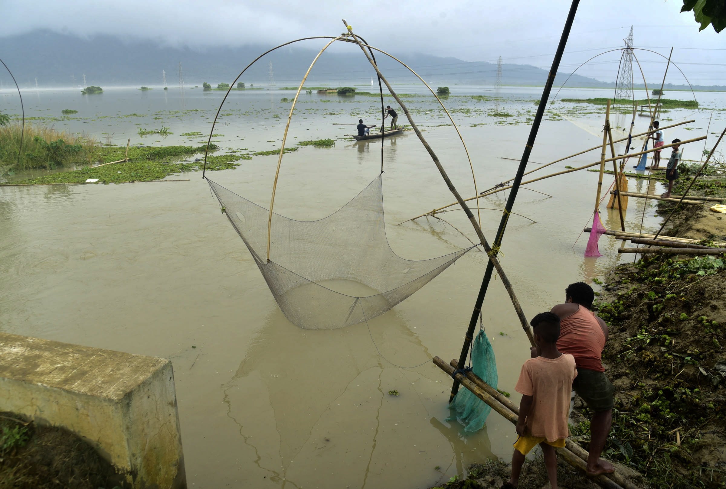 Assam Flood: આસામ થયું પાણી - પાણી! આટલા લોકો થયા પ્રભાવિત https://www.pravinews.com/world-news-in-gujarati/assam-flood-situation-deteriorates16-50-lakh-people-affected-in-29-districts-17334