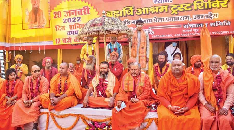 Wishwa Hindu Parishad : 4 દિવસ સુધી ચાલશે વિશ્વ હિન્દુ પરિષદની બેઠક, જાણી લો મહત્વના મુદ્દા https://www.pravinews.com/world-news-in-gujarati/increase-hindu-birth-rate-relase-temples-from-govt-control-topics-to-be-disscuss-in-meeting-of-vhp-vishwa-hindu-parishad-4-days-meeting-23605