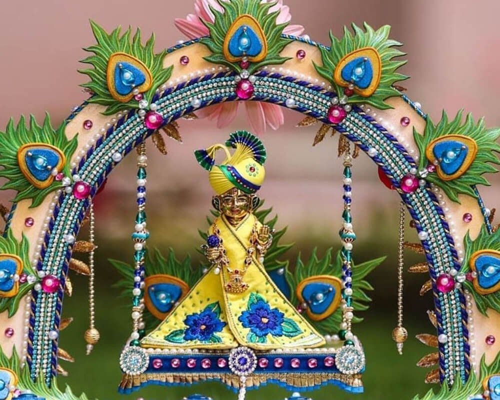 Janmashtami Decoration Ideas: ઝાકીના ડેકોરેશનમાં ભૂલથી પણ ના કરતા આ વસ્તુઓનો ઉપયોગ, થઇ શકે છે અશુભ https://www.pravinews.com/religion/do-not-make-these-mistakes-in-janmashtami-decoration-it-bring-negativity-and-loss-30965