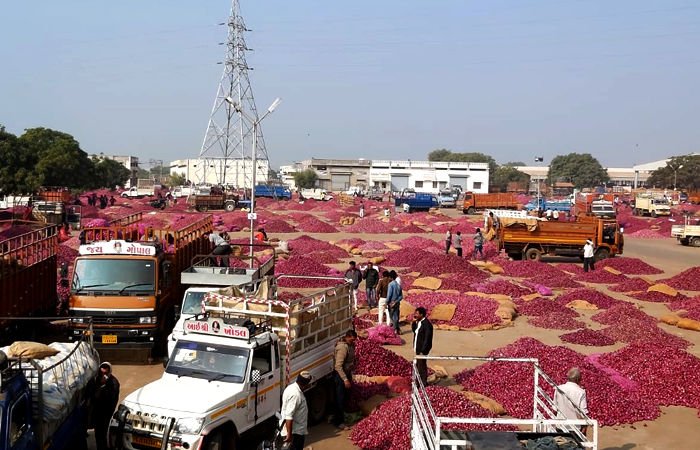 Rajkot Market Yard : તહેવારો શરુ થાય એ પહેલા ભરી લેજો ઘરમાં અનાજ, રાજકોટ માર્કેટ યાર્ડ જન્માષ્ટમી નિમિતે રહેશે મીની વેકેશન પર https://www.pravinews.com/gujarat-news/before-the-festivities-start-fill-up-your-home-with-food-grains-rajkot-market-yard-will-be-on-a-mini-vacation-for-janmashtami-31410