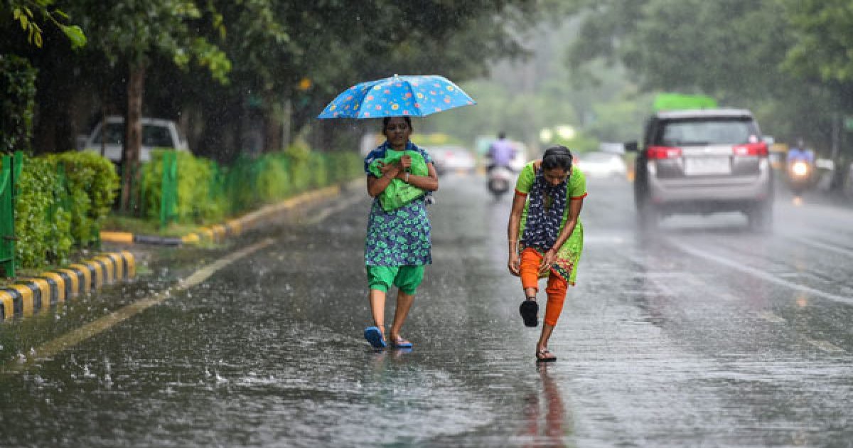 ગુજરાતમાં ફરી એકવાર હવામાન પલટાયું, રાજ્યના 32 તાલુકાઓમાં હળવાથી ભારે વરસાદ https://www.pravinews.com/gujarat-news/ahmedabad-weather-changes-again-rain-in-32-tehsils-40567