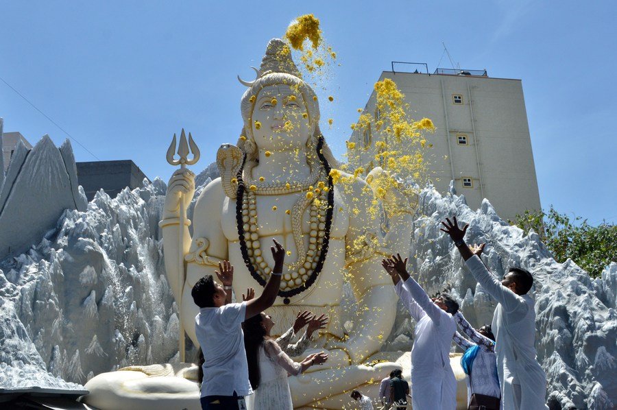 Bhadrapad Masik Shivratri 2024 : આજે ઉજવાઈ રહી છે ભાદ્રપદ માસિક શિવરાત્રી, આ શુભ મુહૂર્તમાં કરો ભગવાન ભોલેનાથની પૂજા, જાણો સરળ રીત અને ઉપાય https://www.pravinews.com/religion/astrology/bhadrapad-masik-shivratri-2024-puja-vidhi-shubh-muhurat-saral-upay-know-from-expert-in-gujarati-33018