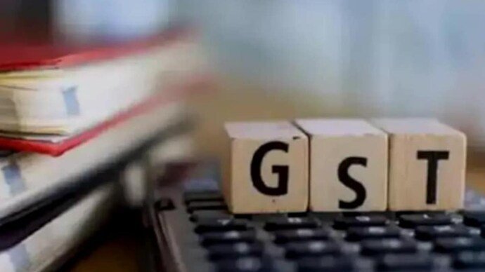 સરકાર આરોગ્ય અને જીવન વીમા પ્રીમિયમ પર GST દર ઘટાડવાની કરી રહી છે તૈયારી https://www.pravinews.com/business/preparations-to-reduce-gst-rates-on-health-and-life-insurance-premium-41054