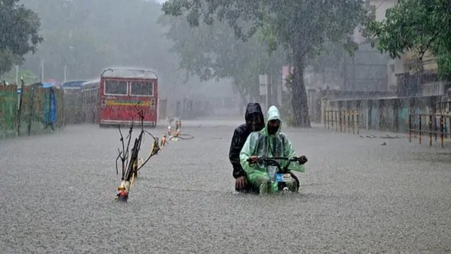 આ વખતે ગુજરાતમાં મેઘરાજાએ ગાભાકાઢી નાઇખા, ચાર વર્ષમાં સૌથી વધુ વરસાદ નોંધાયો છે https://www.pravinews.com/gujarat-news/this-time-in-gujarat-the-highest-rainfall-in-four-years-was-124-percent-36839