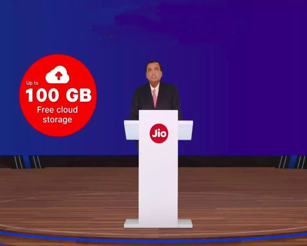 હવે ફોન સ્ટોરેજનું ટેન્શન ખતમ! આ રીતે 100GB ફ્રી JioCloud સ્ટોરેજ મેળવો https://www.pravinews.com/business/mukesh-ambani-reliance-jiocloud-free-100gb-storage-how-to-redeem-71449