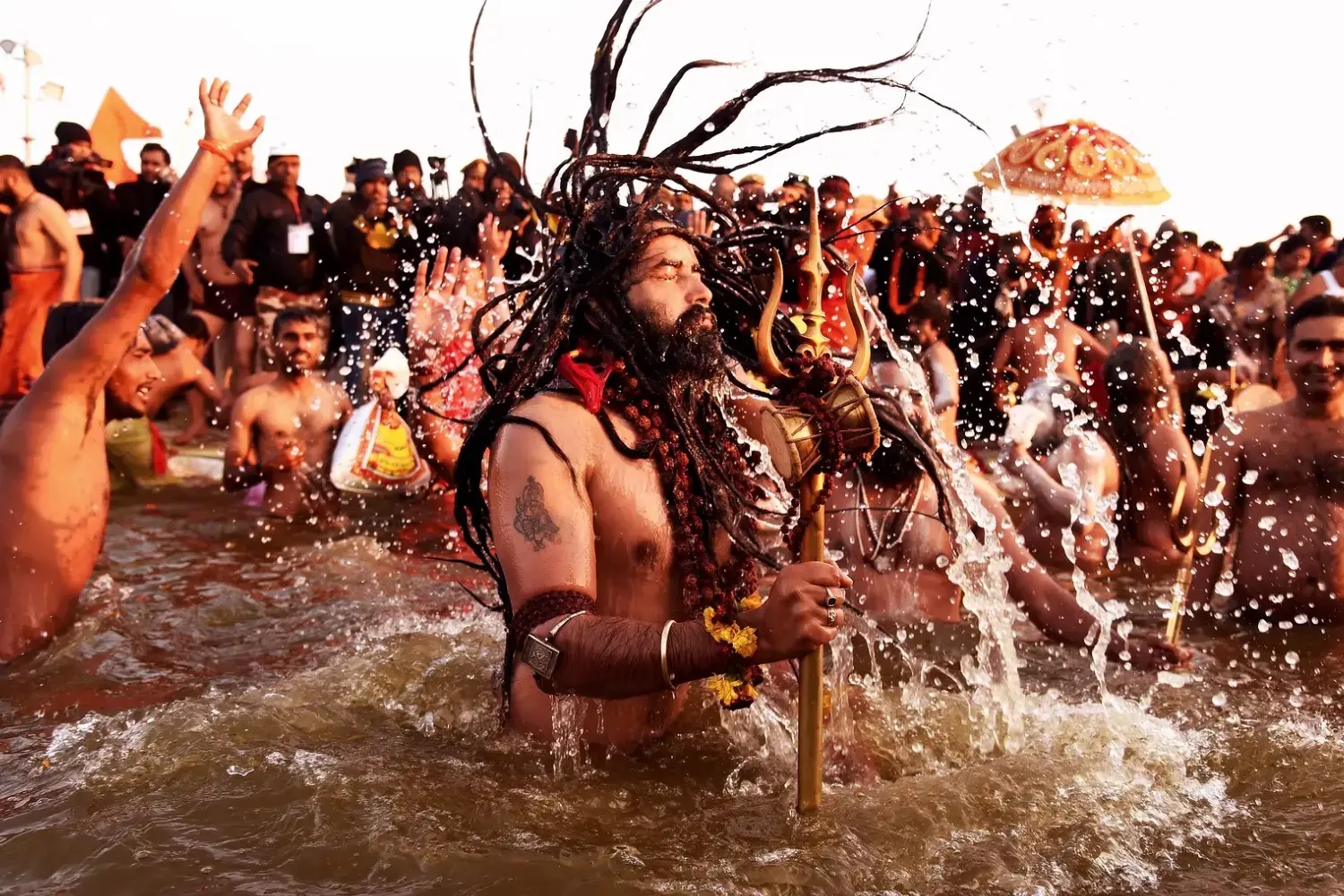 Maha Kumbh 2025: મહાકુંભમાં ગયા વગર જોઈએ છે તમારે પુણ્ય! તો બસ ઘરે બેસીને કરી નાખો આ 3 કામ https://www.pravinews.com/world-news-in-gujarati/prayagraj-maha-kumbh-mela-2025-if-you-dont-go-allahabad-snan-do-these-3-remedies-at-home-will-get-benefits-of-bathing-80762