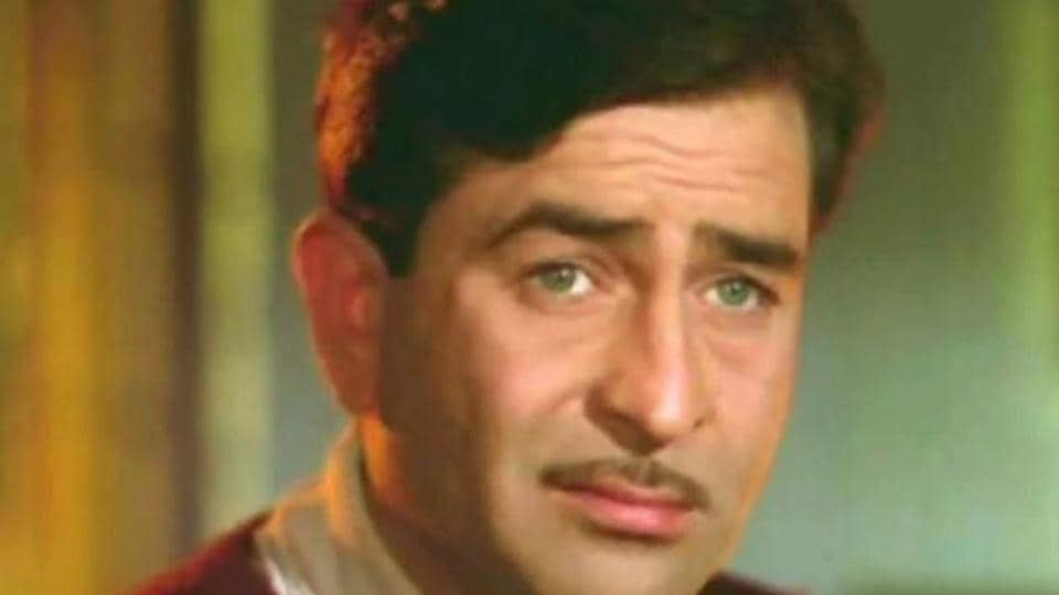 Raj Kapoor 100th Birthday: પહેલી ફિલ્મમાં થપ્પડ મારવાથી લઈને શોમેન બનવા સુધી, જાણો રાજ કપૂર સાથે જોડાયેલી 10 વાતો. https://www.pravinews.com/entertainment/raj-kapoor-100th-birth-anniversary-know-show-man-10-unknown-and-interesting-facts-70188