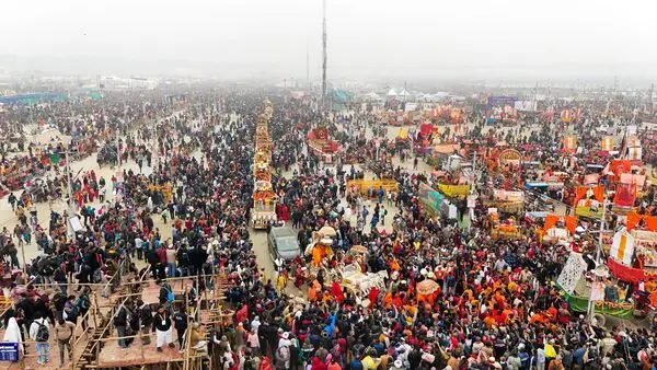 કેવી રીતે લાગવશો પવિત્ર સંગમમાં ડૂબકી, જાણો શું છે શાસ્ત્રોમાં પવિત્ર સંગમમાં સ્નાન કરવાનું મહત્વ https://www.pravinews.com/religion/astrology/mahakumbh-2025-prayagraj-sangam-snan-importance-and-how-to-take-dip-in-sangam-92672