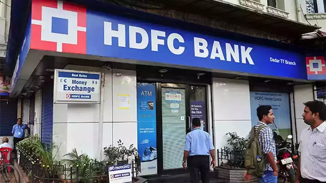 FD રોકાણકારો માટે સારા સમાચાર, SBI અને HDFCએ વ્યાજદરમાં કર્યો વધારો ! https://www.pravinews.com/business/sbi-hdfc-hike-rate-of-interest-in-fixed-deposit-under-different-categories-other-banks-may-do-also-82859